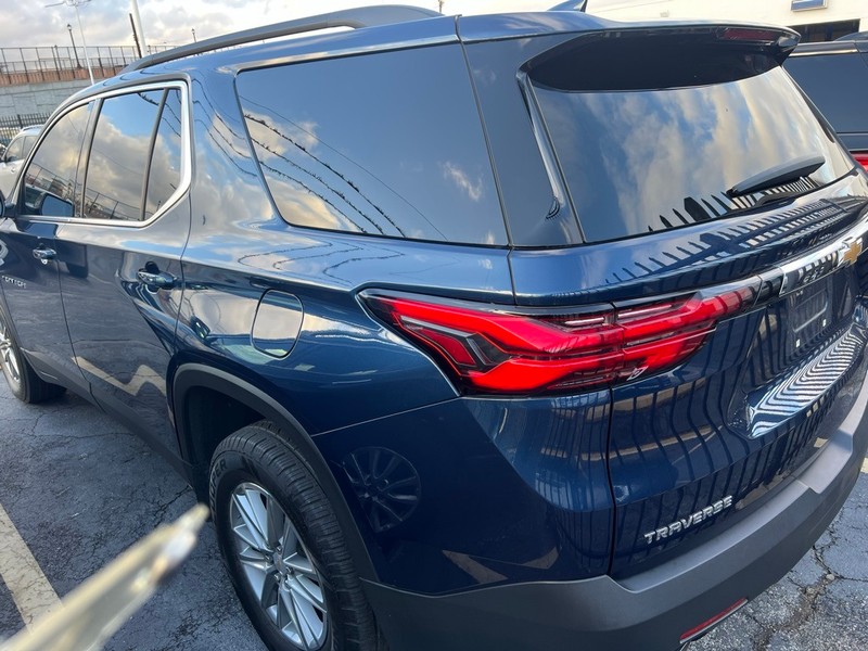 Chevrolet Traverse Vehicle Full-screen Gallery Image 4