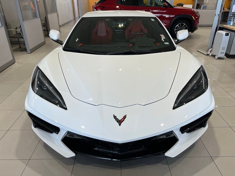 Chevrolet Corvette Vehicle Full-screen Gallery Image 02