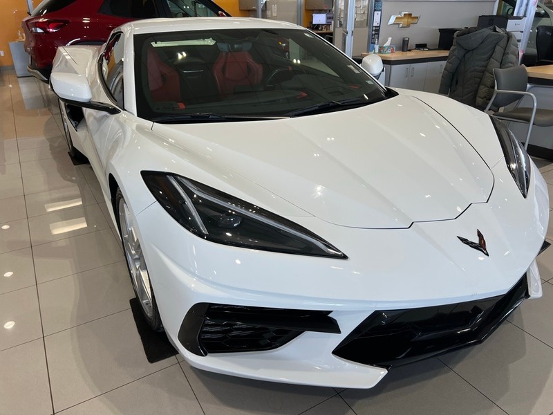 Chevrolet Corvette Vehicle Full-screen Gallery Image 03