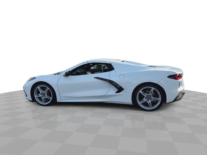 Chevrolet Corvette Vehicle Full-screen Gallery Image 14