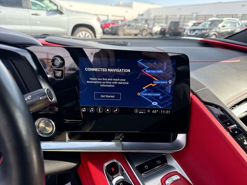 Chevrolet Corvette Vehicle Full-screen Gallery Image 22