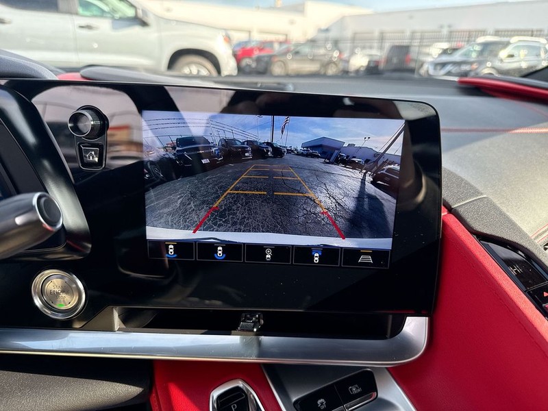 Chevrolet Corvette Vehicle Full-screen Gallery Image 23