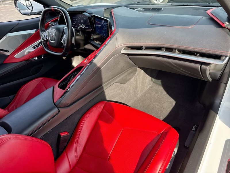 Chevrolet Corvette Vehicle Full-screen Gallery Image 34