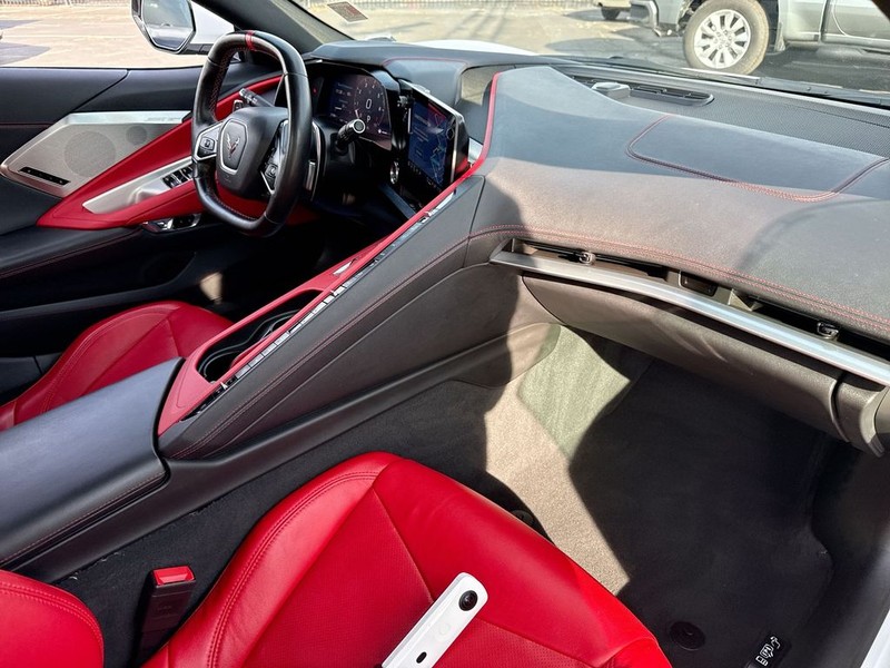 Chevrolet Corvette Vehicle Full-screen Gallery Image 35