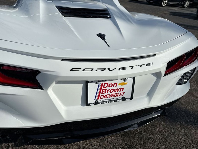 Chevrolet Corvette Vehicle Full-screen Gallery Image 38