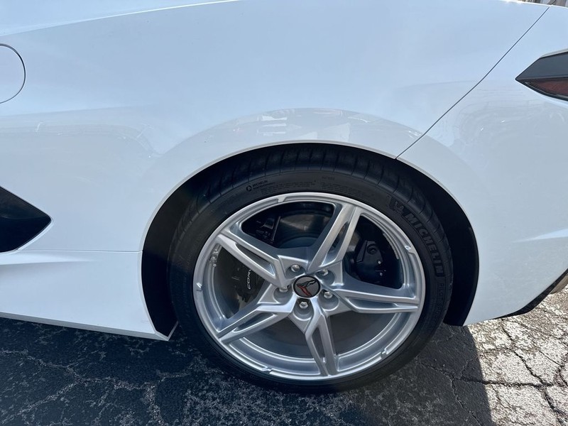 Chevrolet Corvette Vehicle Full-screen Gallery Image 39