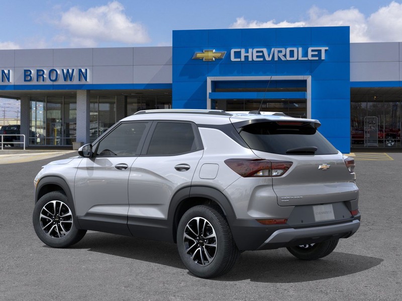 Chevrolet Trailblazer Vehicle Full-screen Gallery Image 3