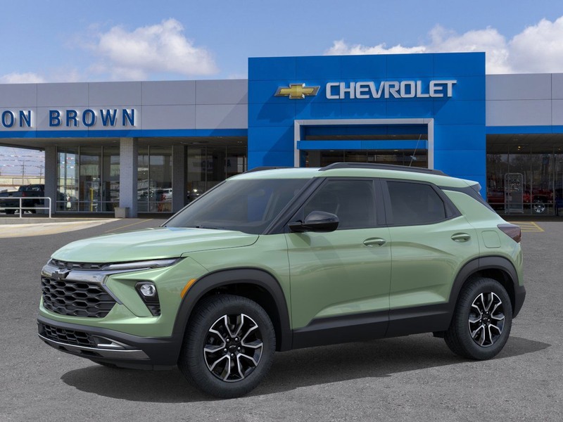 Chevrolet Trailblazer Vehicle Full-screen Gallery Image 2