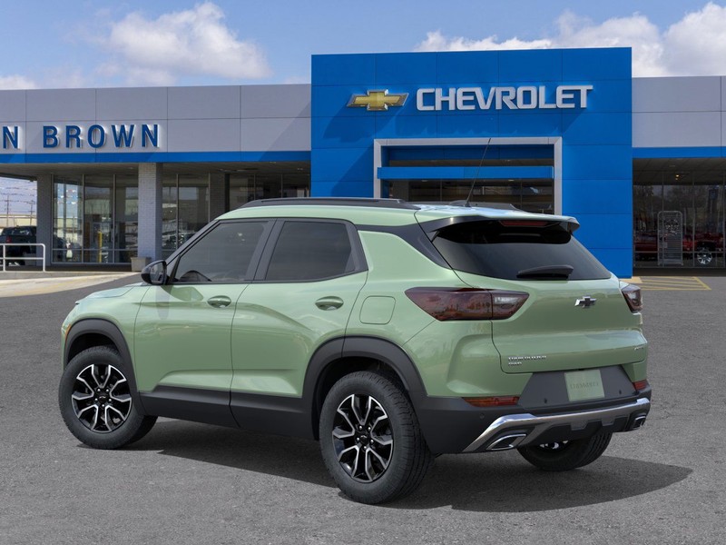 Chevrolet Trailblazer Vehicle Full-screen Gallery Image 3