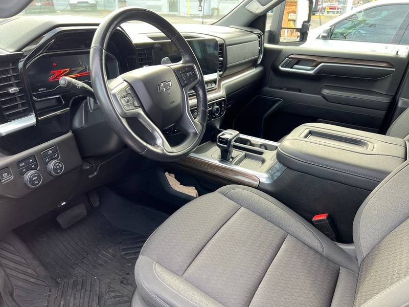 Chevrolet Silverado 1500 Vehicle Full-screen Gallery Image 7