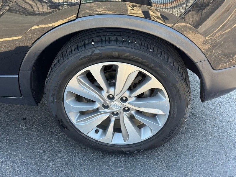 Buick Encore Vehicle Full-screen Gallery Image 07