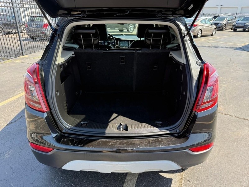 Buick Encore Vehicle Full-screen Gallery Image 08