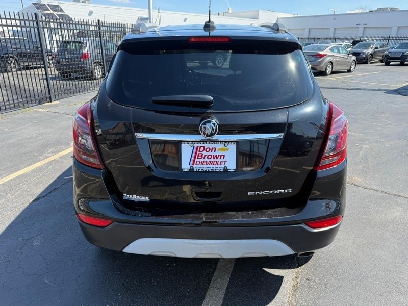 Buick Encore Vehicle Full-screen Gallery Image 10