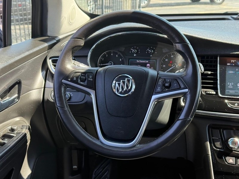 Buick Encore Vehicle Full-screen Gallery Image 17