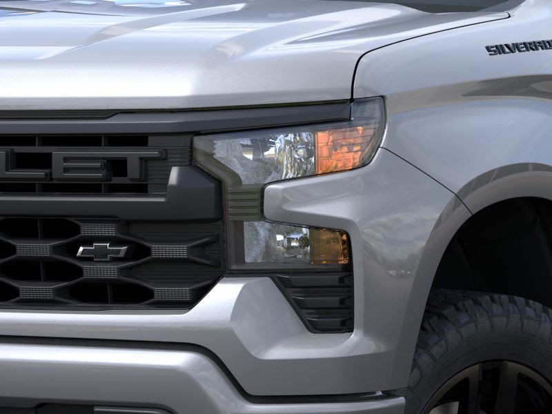 Chevrolet Silverado 1500 Vehicle Full-screen Gallery Image 10