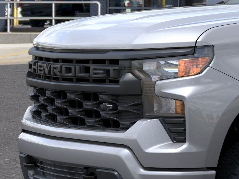 Chevrolet Silverado 1500 Vehicle Full-screen Gallery Image 13