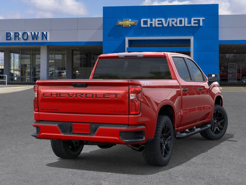 Chevrolet Silverado 1500 Vehicle Full-screen Gallery Image 4