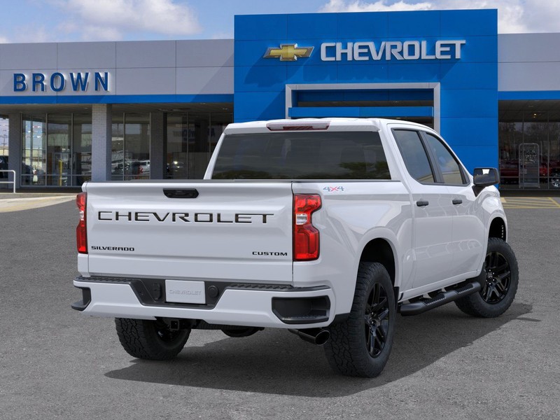 Chevrolet Silverado 1500 Vehicle Full-screen Gallery Image 4