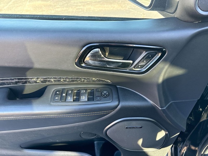 Dodge Durango Vehicle Full-screen Gallery Image 31
