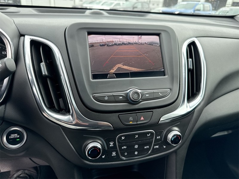 Chevrolet Equinox Vehicle Full-screen Gallery Image 14