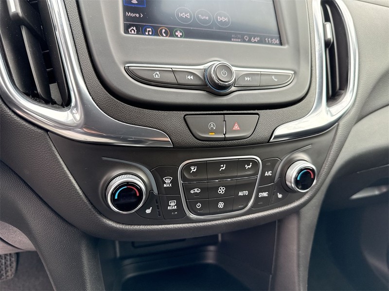 Chevrolet Equinox Vehicle Full-screen Gallery Image 17