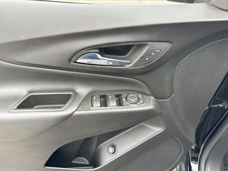 Chevrolet Equinox Vehicle Full-screen Gallery Image 20