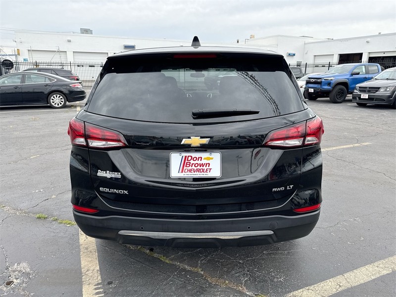 Chevrolet Equinox Vehicle Full-screen Gallery Image 23