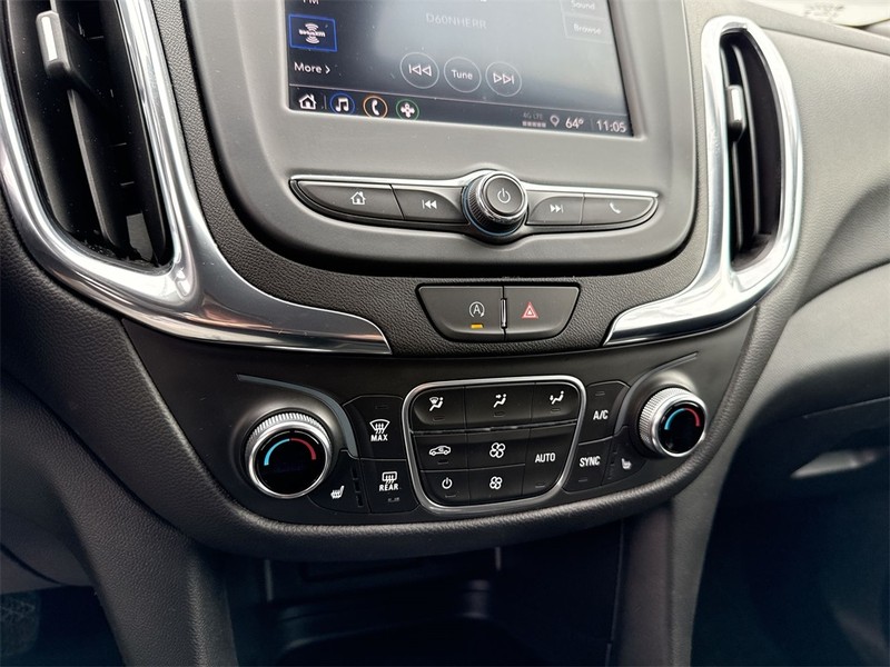 Chevrolet Equinox Vehicle Full-screen Gallery Image 32