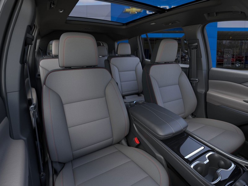 Chevrolet Traverse Vehicle Full-screen Gallery Image 16