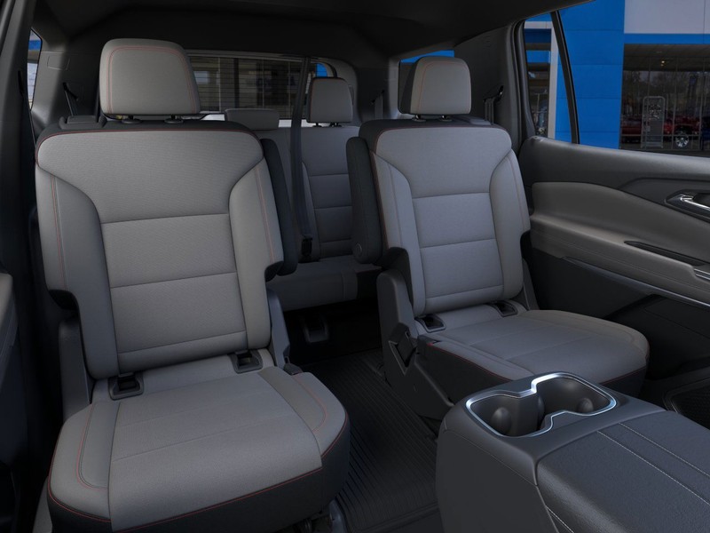 Chevrolet Traverse Vehicle Full-screen Gallery Image 17