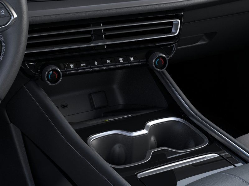 Chevrolet Traverse Vehicle Full-screen Gallery Image 23