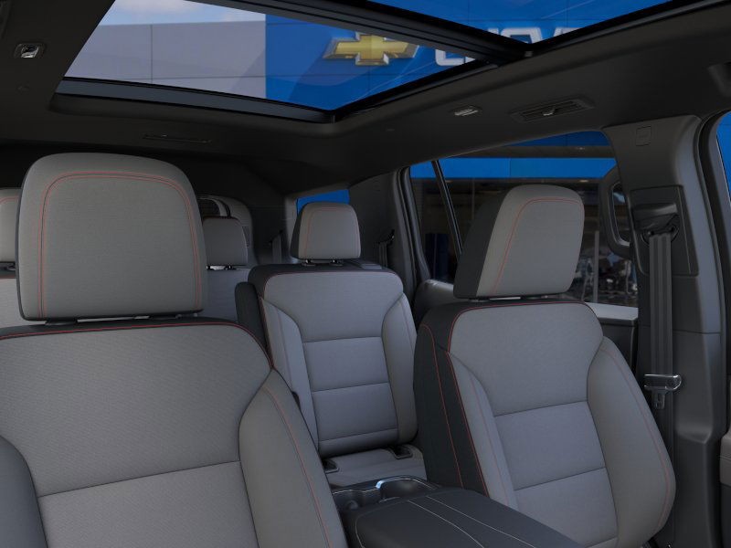 Chevrolet Traverse Vehicle Full-screen Gallery Image 24