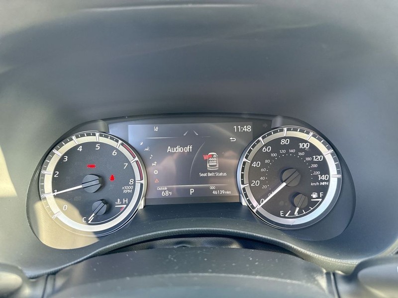 Toyota Highlander Vehicle Full-screen Gallery Image 18