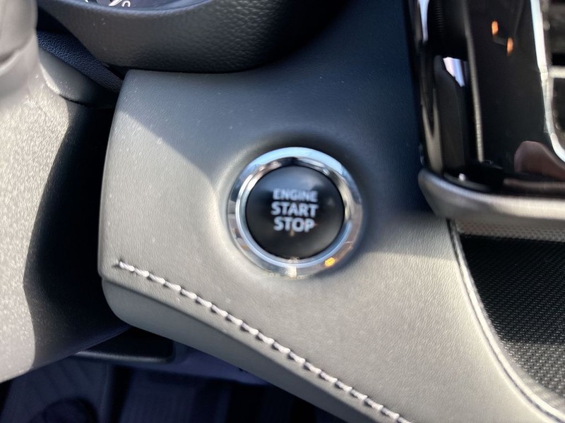 Toyota Highlander Vehicle Full-screen Gallery Image 23