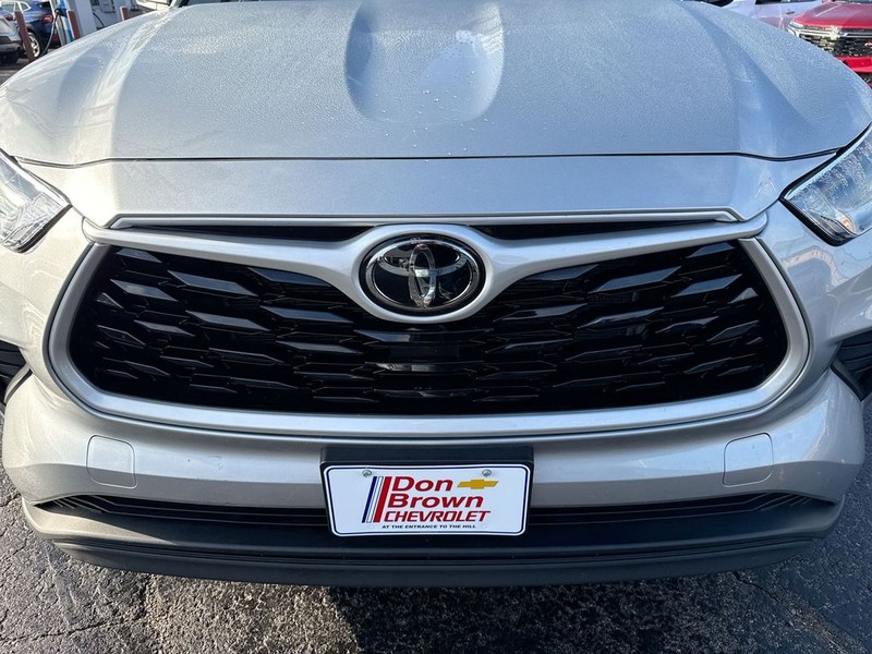 Toyota Highlander Vehicle Full-screen Gallery Image 36