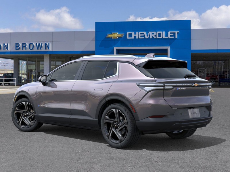 Chevrolet Equinox EV Vehicle Full-screen Gallery Image 3