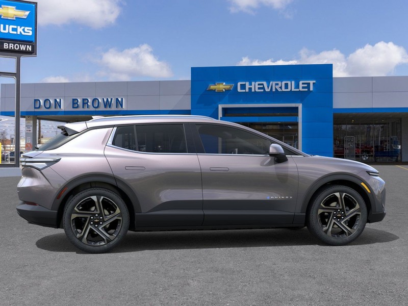 Chevrolet Equinox EV Vehicle Full-screen Gallery Image 5