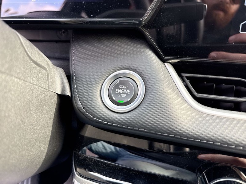 Chevrolet Equinox Vehicle Full-screen Gallery Image 19