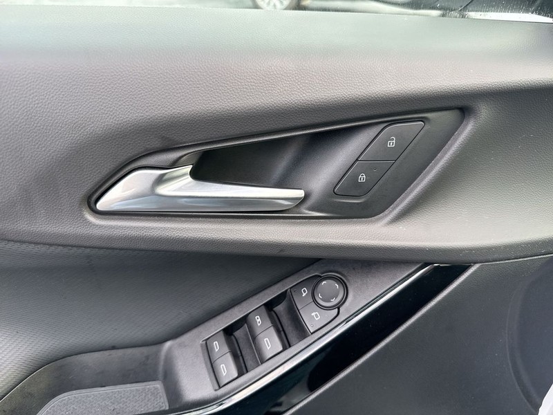 Chevrolet Equinox Vehicle Full-screen Gallery Image 25