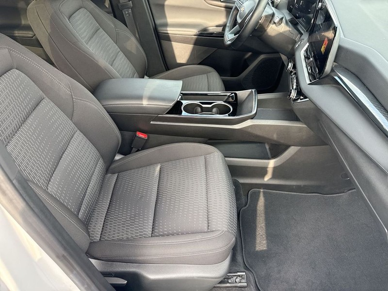 Chevrolet Equinox Vehicle Full-screen Gallery Image 29