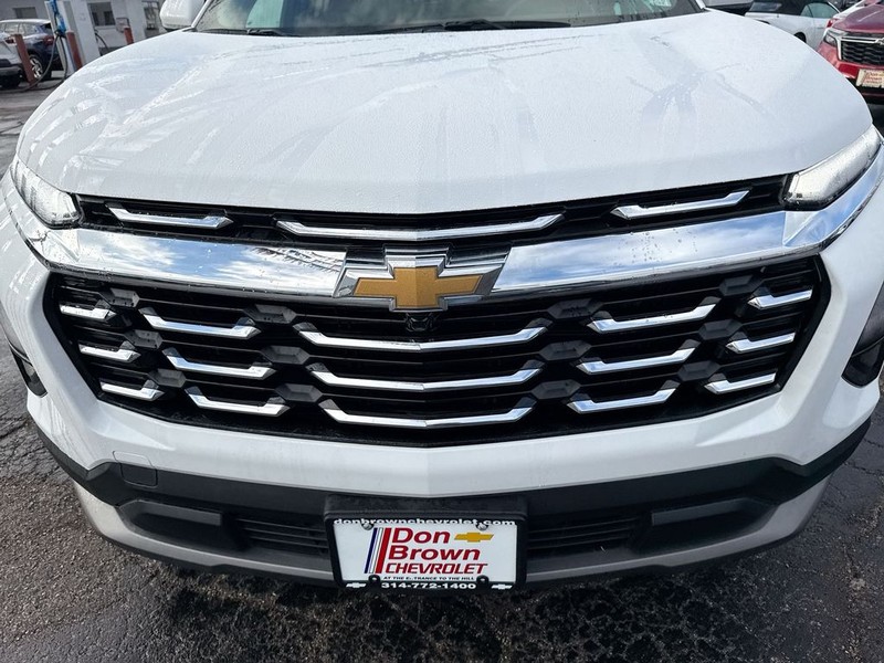 Chevrolet Equinox Vehicle Full-screen Gallery Image 32