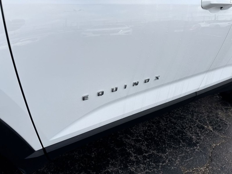 Chevrolet Equinox Vehicle Full-screen Gallery Image 33