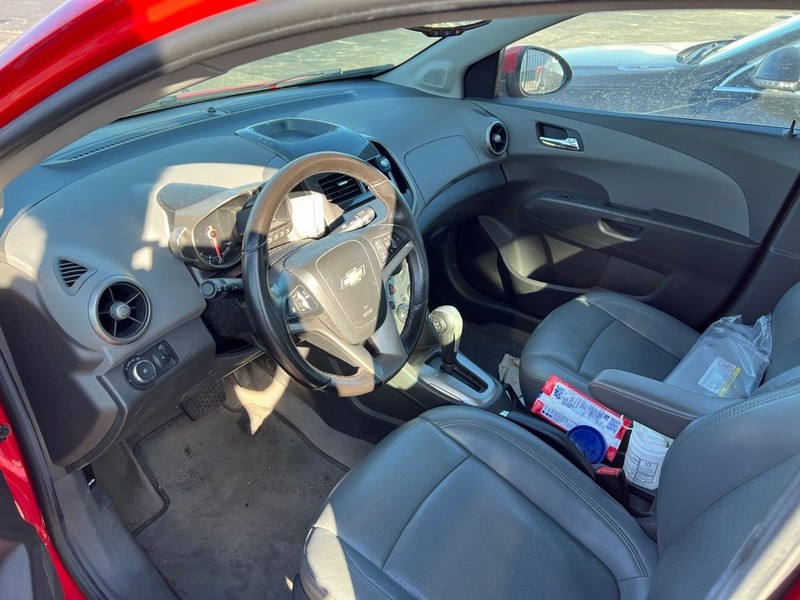 Chevrolet Sonic Vehicle Full-screen Gallery Image 7