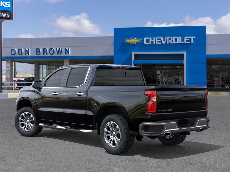 Chevrolet Silverado 1500 Vehicle Full-screen Gallery Image 3