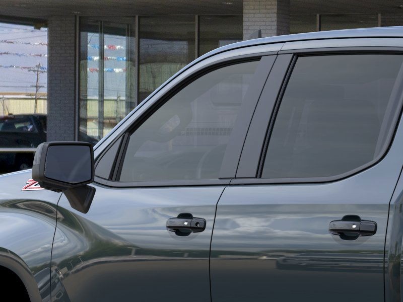 Chevrolet Silverado 1500 Vehicle Full-screen Gallery Image 12