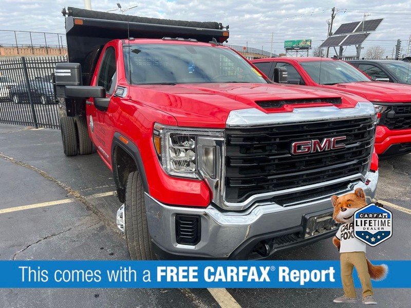 GMC Sierra 3500HD CC Vehicle Full-screen Gallery Image 3