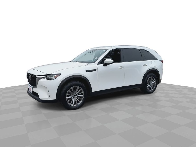 Mazda CX-90 Vehicle Full-screen Gallery Image 6