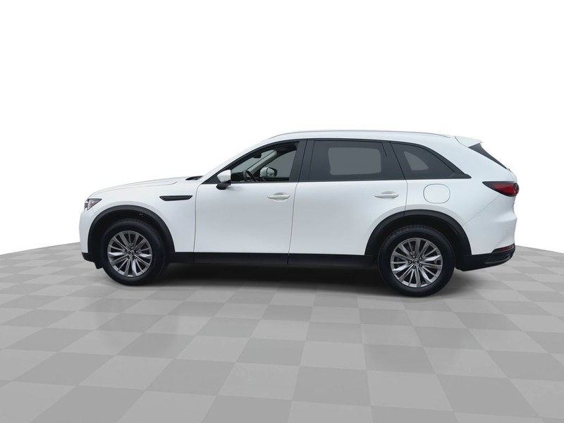 Mazda CX-90 Vehicle Full-screen Gallery Image 7