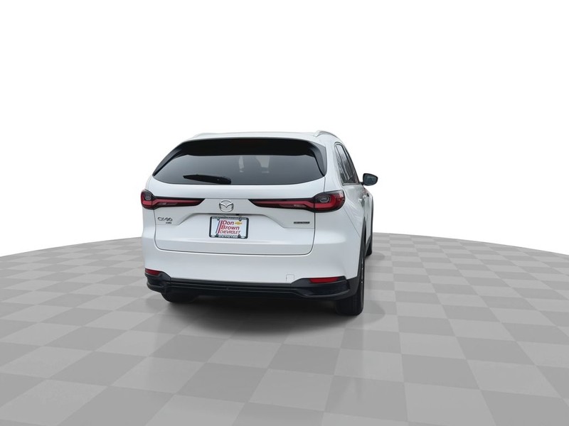 Mazda CX-90 Vehicle Full-screen Gallery Image 11