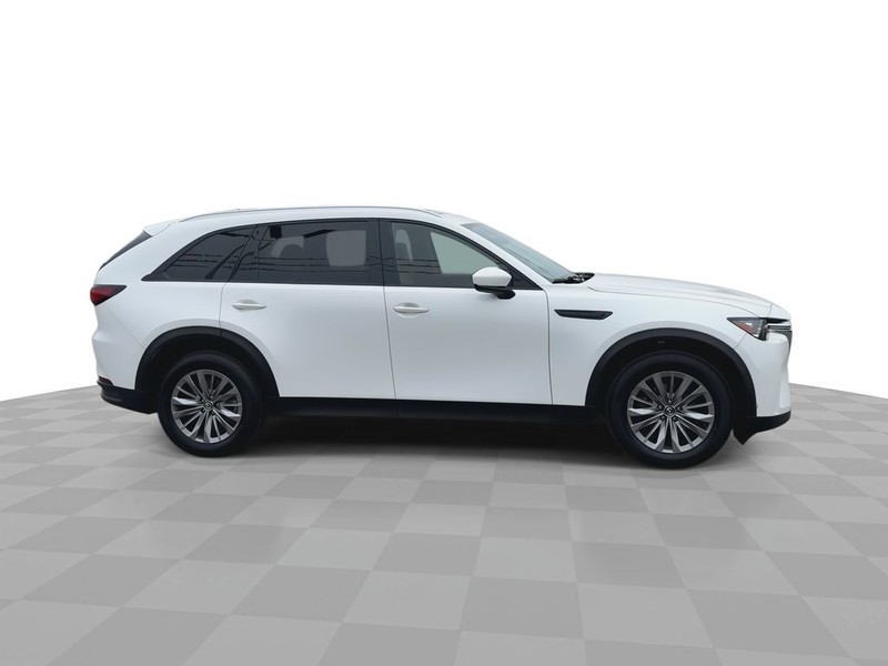 Mazda CX-90 Vehicle Full-screen Gallery Image 14